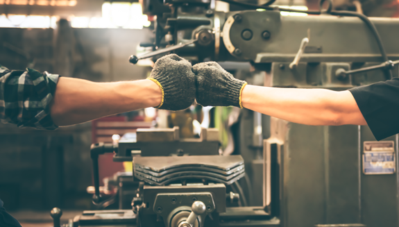 1660317528893 Workforceleadershipfistbump