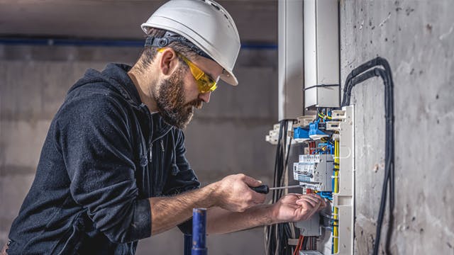 Siemens Canada invests $14 million to modernize Quebec manufacturing plant