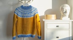 Smart sweater features integrated antenna for remote mobile communication Smart sweater features integrated antenna for remote mobile communication