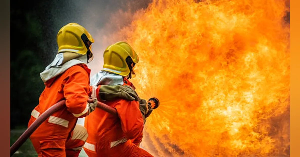 Armor Explosion Fire Soldier Firing Stock Illustrations – 158