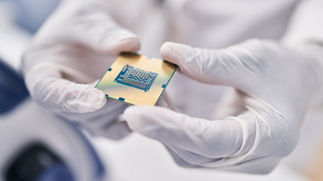 Corning invests $315M to upgrade semiconductor glass manufacturing facility in New York