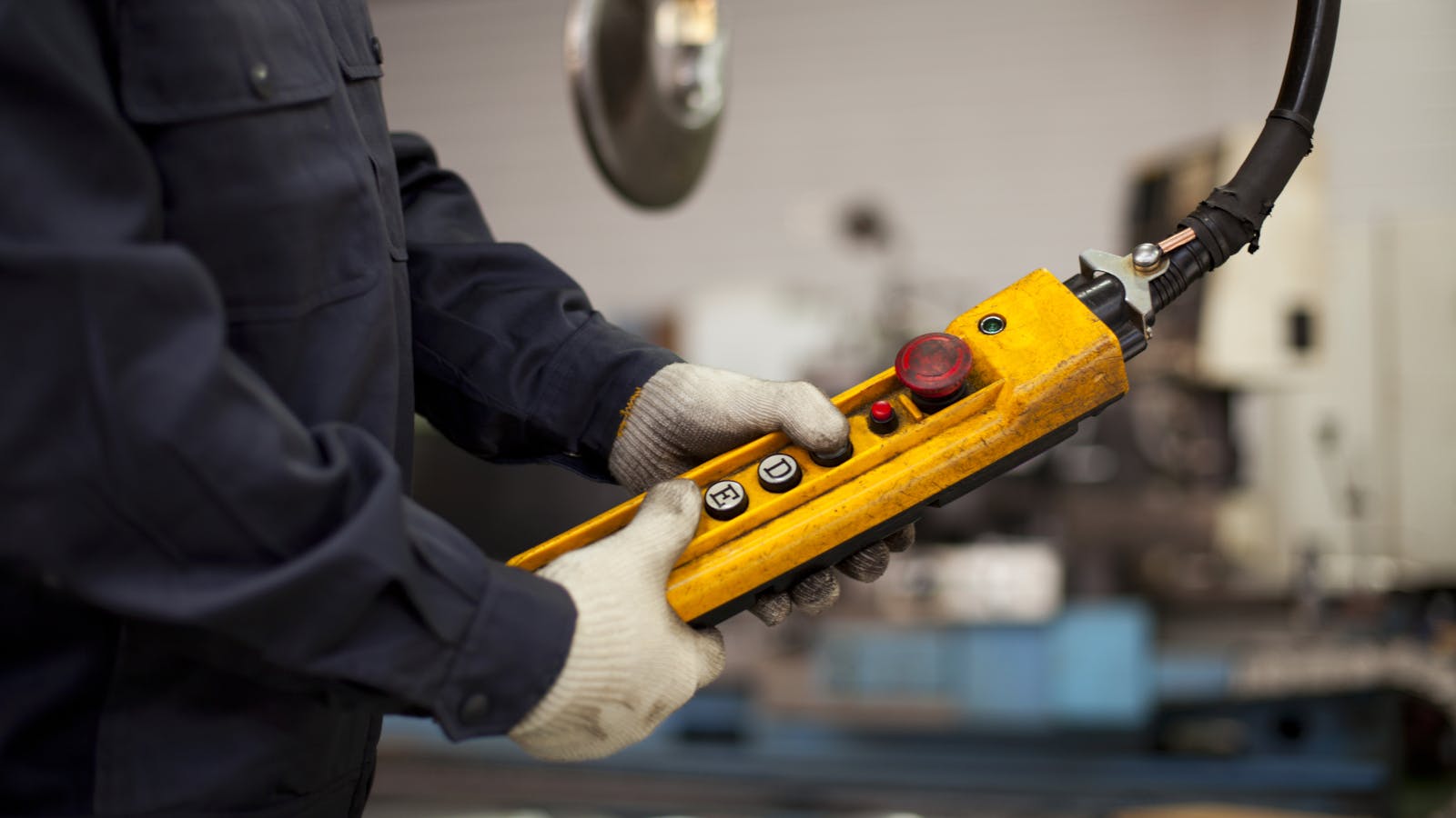 factory_interior_crane_hook_button_shallow_focus29