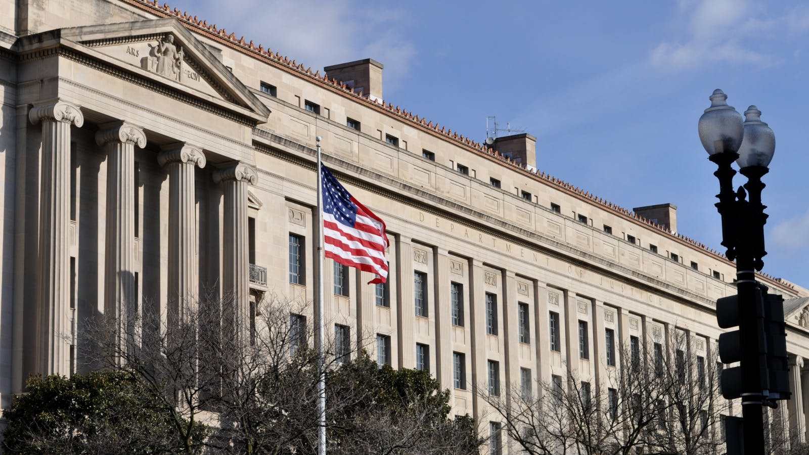 69baff508ae7b8ad456055d8 Doj12528298cosmopoldreamstime