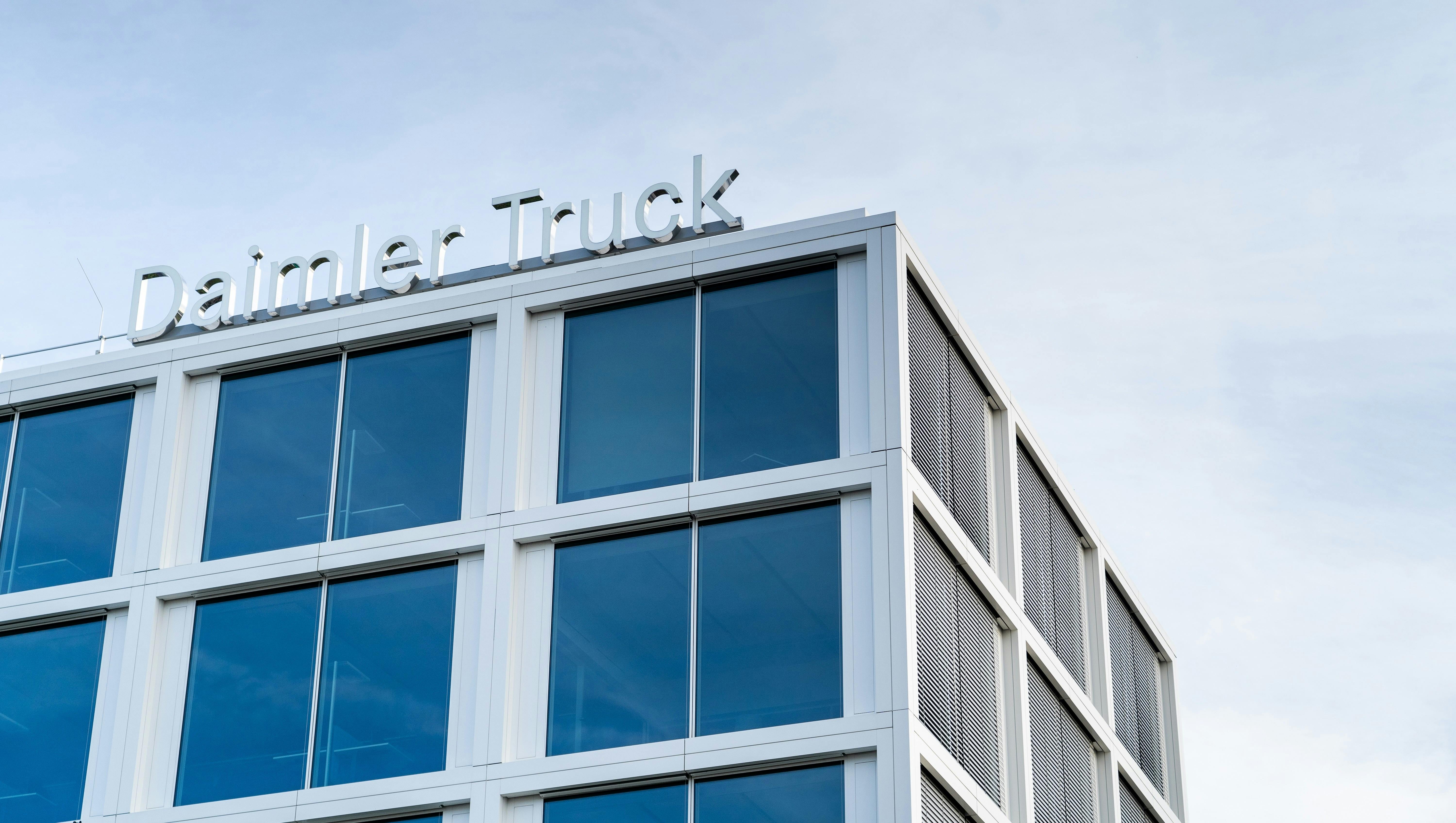 Daimler Truck North America plans to build new commercial vehicle manufacturing facility in the United States