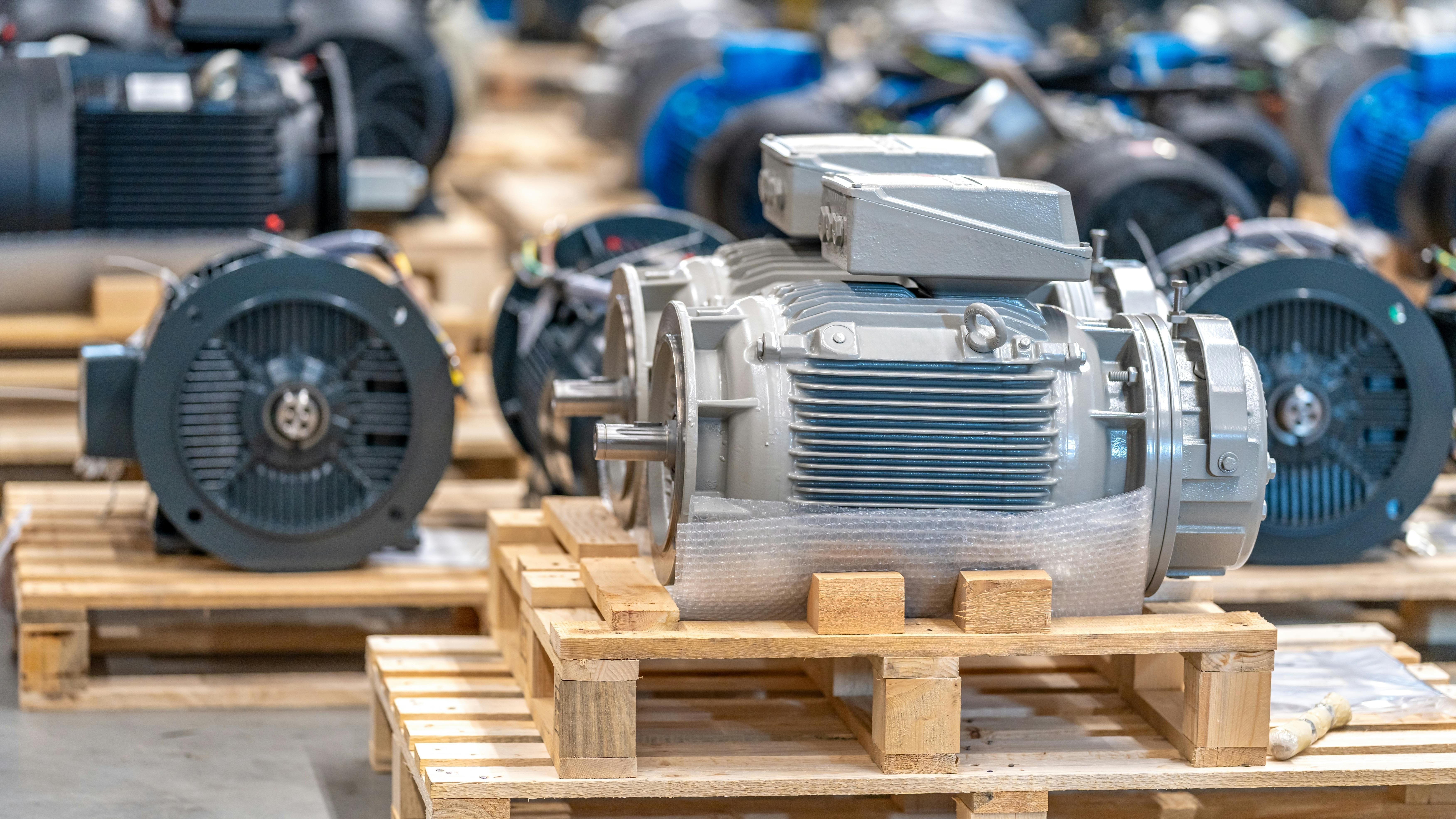 Electric motors on pallets